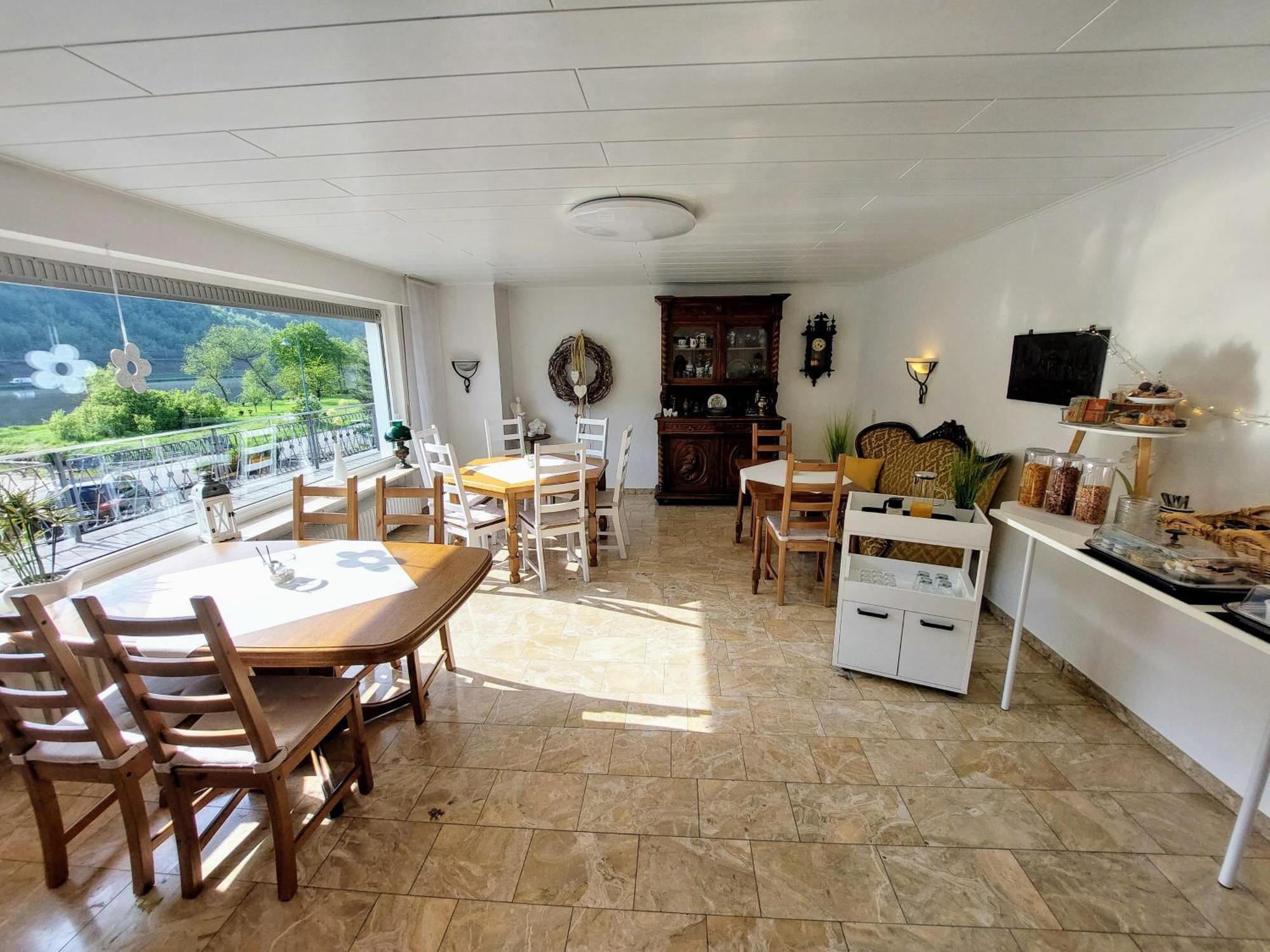 Pension Mosella, Gaestezimmer Sankt Aldegund Exteriér fotografie